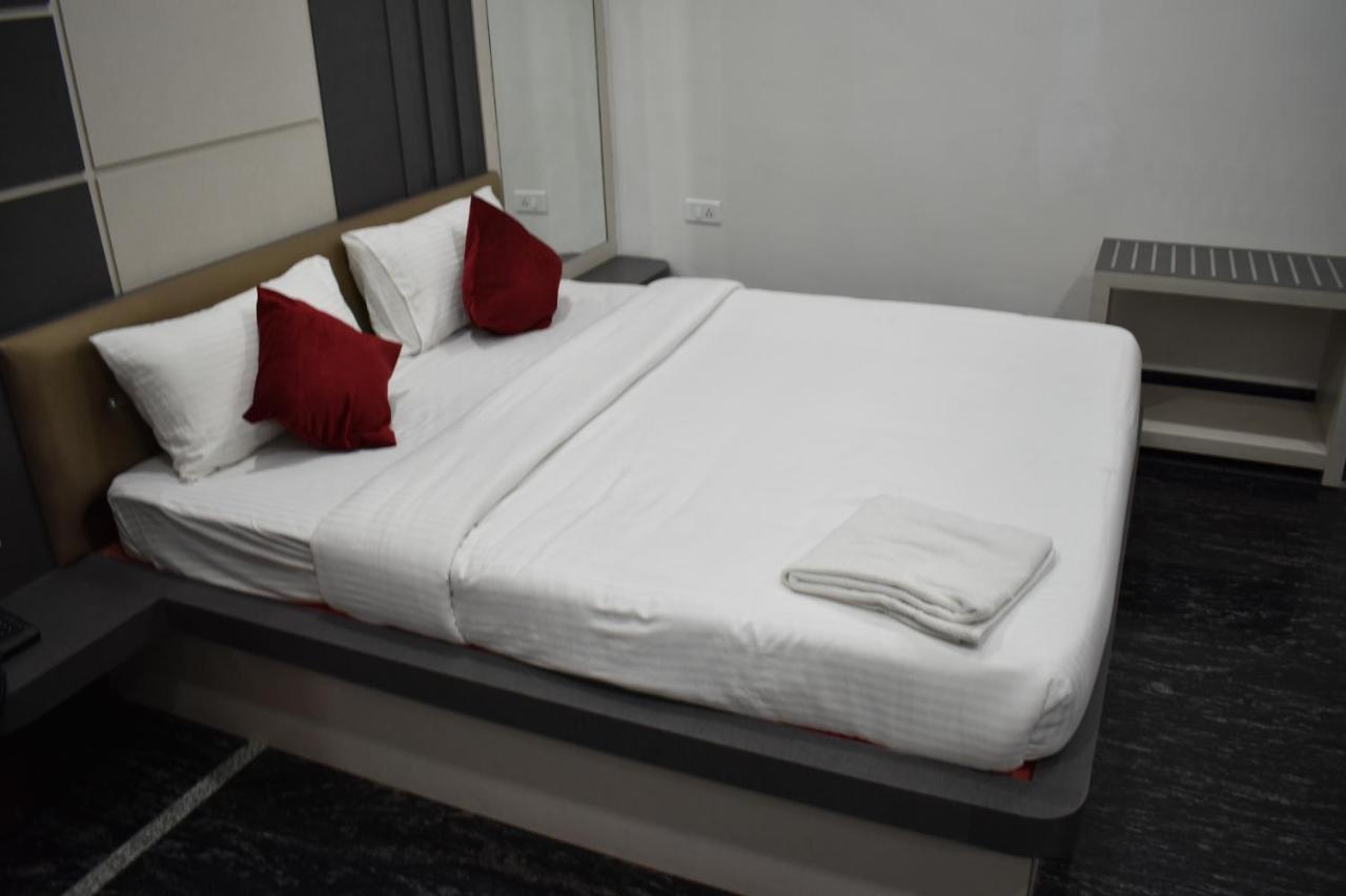 Hotel Sapphire Tinsukia Dış mekan fotoğraf